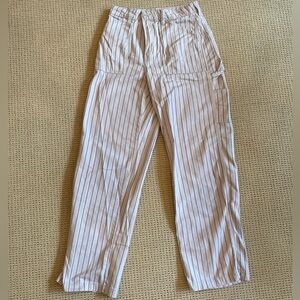 Women’s Wide-Legged Cargo Pants